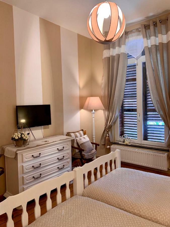 Hotel Le Carre Des Arts Le Cateau-Cambresis Zewnętrze zdjęcie