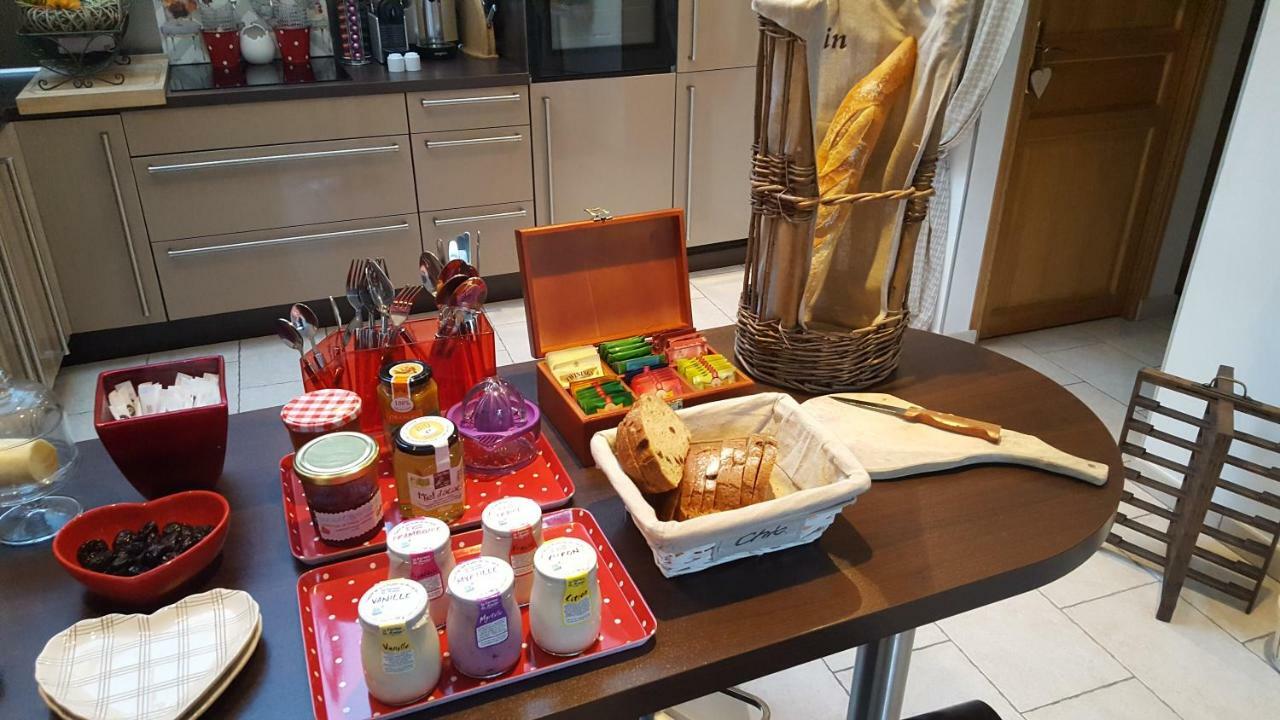 Hotel Le Carre Des Arts Le Cateau-Cambresis Zewnętrze zdjęcie